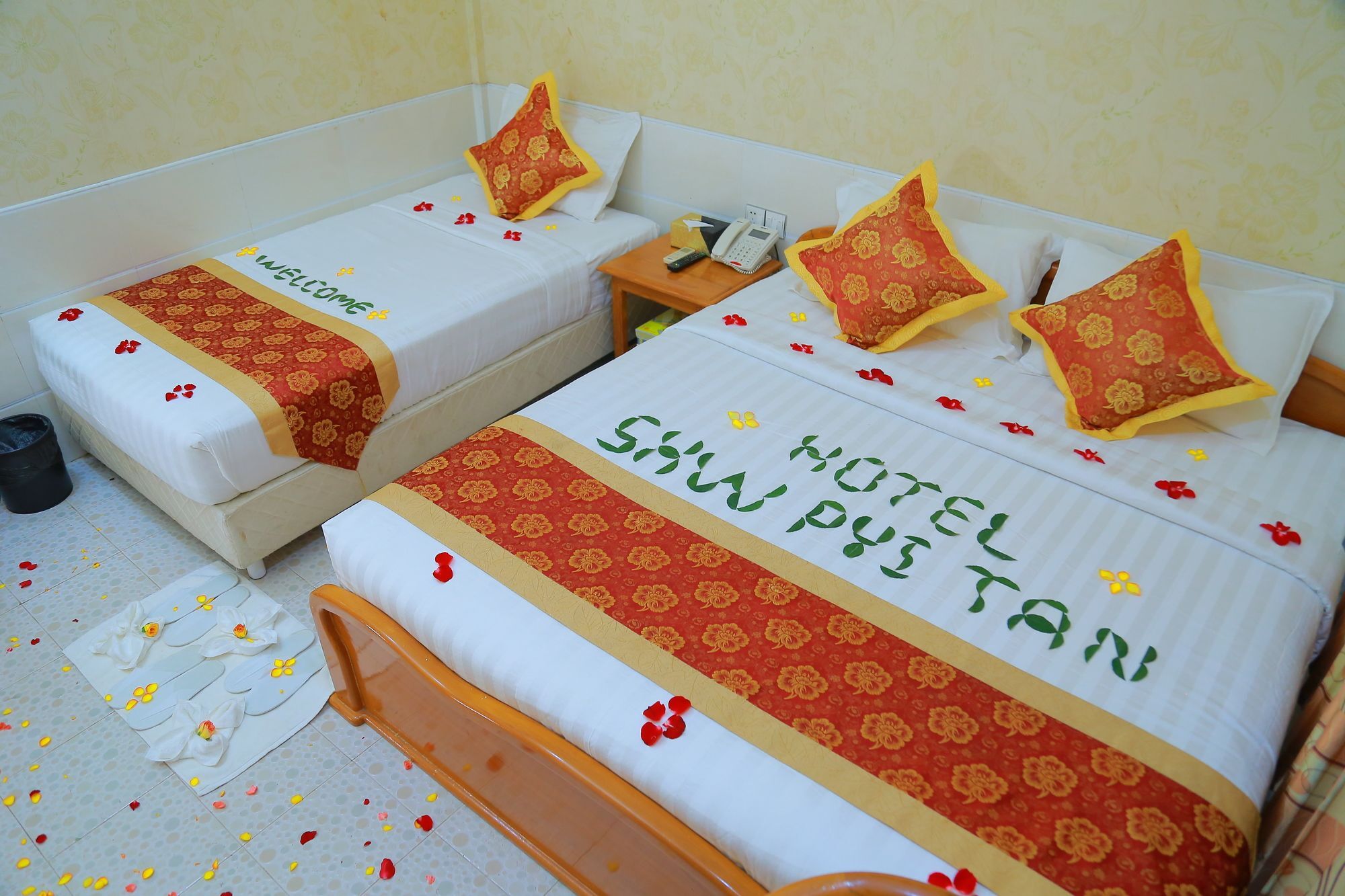 Hotel Shwe Pyi Tan Mandalaj Zewnętrze zdjęcie